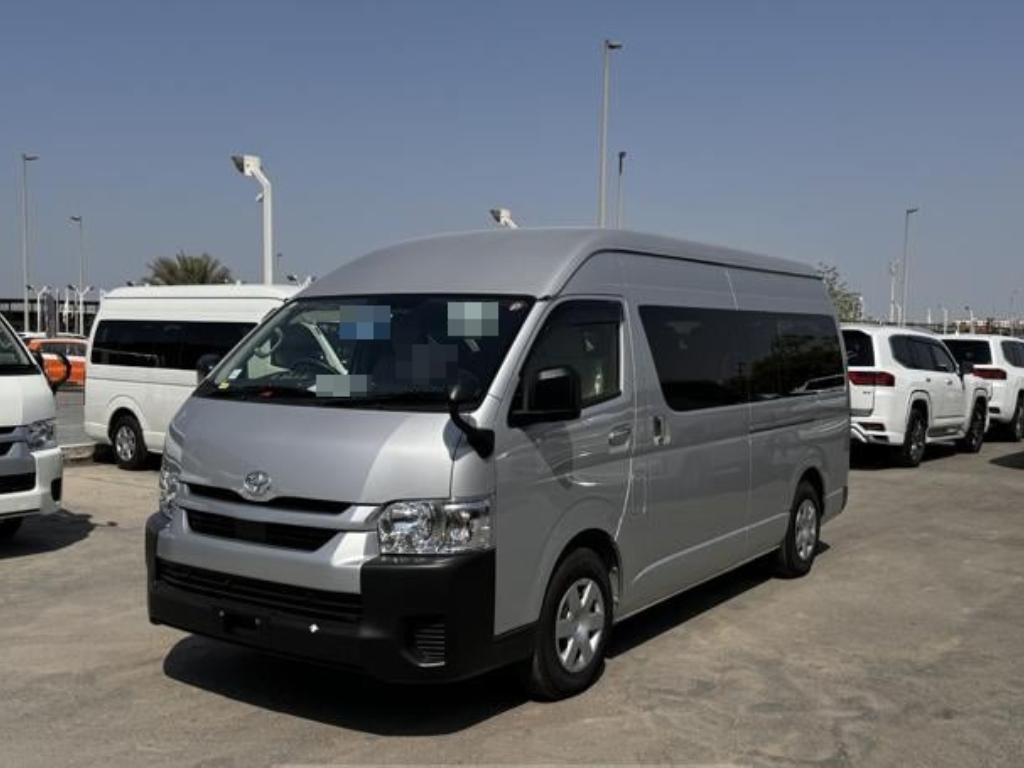 TOYOTA Hiace Commuter