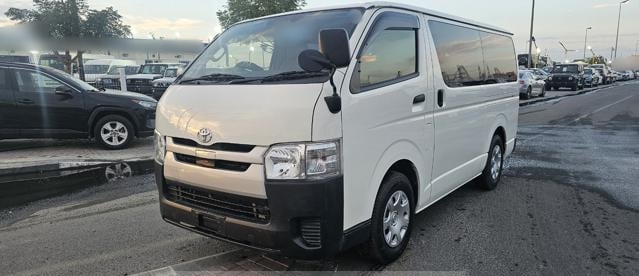 TOYOTA HIACE