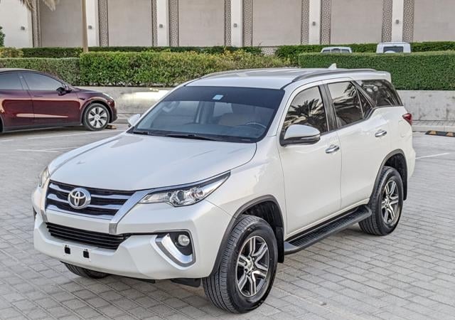 TOYOTA Fortuner