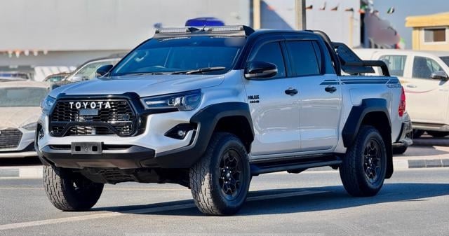 TOYOTA Hilux