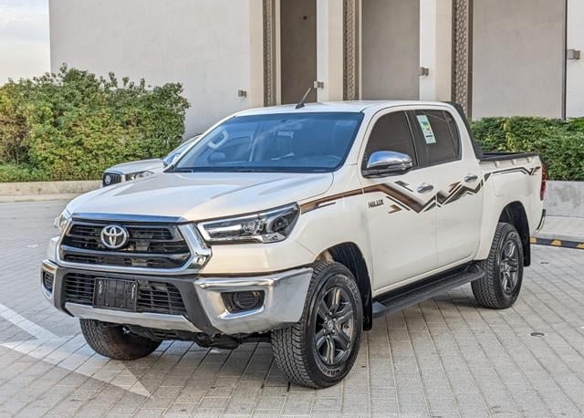 TOYOTA Hilux