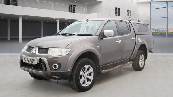 MITSUBISHI L200