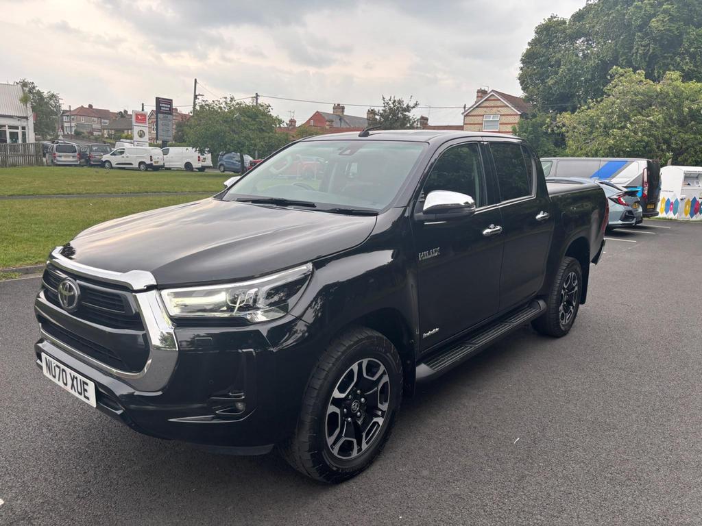 TOYOTA Hilux