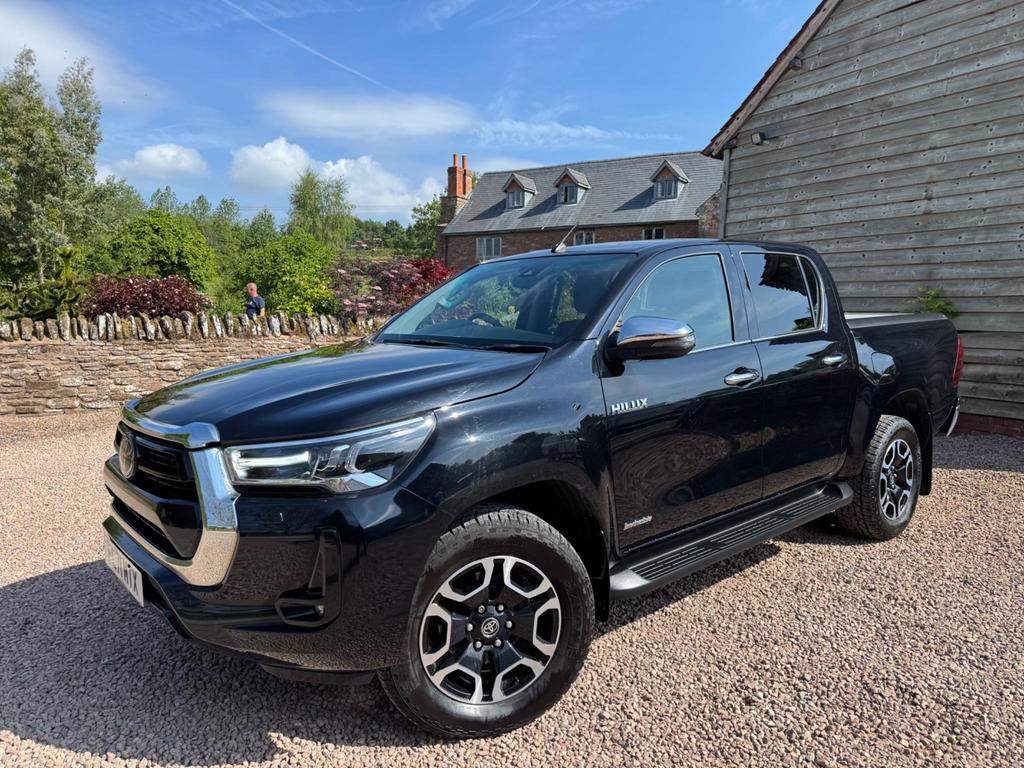 TOYOTA Hilux